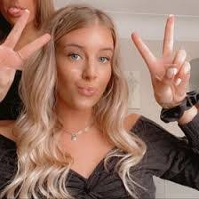 Olivia Buettner's Instagram, Twitter & Facebook