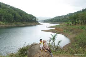 Selama ini, ranu kumbolo dikenal sebagai wisata alam di jalur pendakian gunung semeru yang berada di perbatasan malang dan lumajang, jawa timur. Menikmati Secuil Ranu Kumbolo Di Ranu Gumbolo Tulungagung Putrinyanormal Com