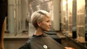 See This Instagram Video By Adamciaccia 2 247 Likes Short Hair Styles Layered Haircuts For Medium Hair Hair Videos Tutorials