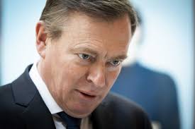 Buurlanden frustreren Bruins in verdelen mondkapjes