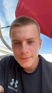 Ricordo- modella di moda Ben Bonnet fotografata per la campagna  pubblicitaria Armani Jeans e per Emporio Armani Intimo negli anni '90.  Fotografo? @giorgioarmani @emporioarmani #benbonnet #90smalefashionmodel  #adcampaign #printads #armanijeans ...