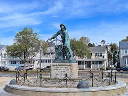 Gloucester fishing boat with 7 on board feared lost, sending city into mourning. Again.