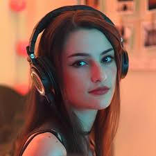 Rachel Hardy's Instagram, Twitter & Facebook