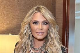 Tamra Weeks's Instagram, Twitter & Facebook