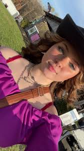 Samira Holt (@samira_holt)