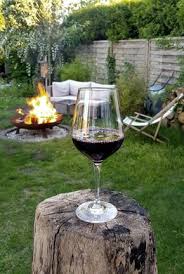 Eine Feuerstelle Bauen Im Garten Mit Einfachen Mitteln Diy In 2020 Feuerstelle Garten Feuerstelle Gartendekoration