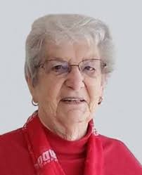 Evelyn Stout's Instagram, Twitter & Facebook