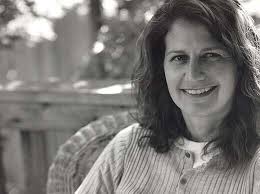 Tracy Sunderland's Instagram, Twitter & Facebook