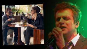 Adam pis pis bakıyor, (Lan yakarım dünyayı) deyip saldırıyorsun'