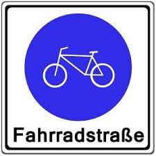 Fahrradstrasse Befahren Fahrradsicherheit Im Verkehr 2020