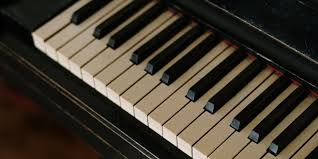 Hold it in this position while someone else removes the rest of the legs from the grand piano. Moving A Piano The Right Way