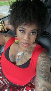 Ebony Marie's Instagram, Twitter & Facebook