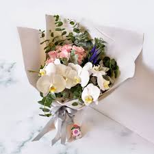 In addition to white or yellow, freesia can be orange, purple, mauve, red, pink, or striped. What Flower Stands For Friendship Gift Flowers Hong Kong