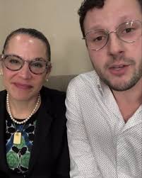 Temple Sholom of Chicago was live.