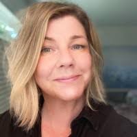 Amy Mullaney's Instagram, Twitter & Facebook