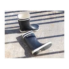 Les Iconiques Bottes Aigle Retrouvez Les Sur Notre Shop En Bleu Rouge Rose Botte Aigle 26 14 Aigle Look Bottes Aigle Bottes Vide Dressing Bebe