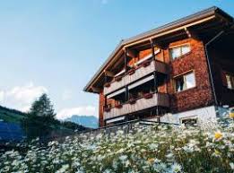 50 m zum stadtzentrum 15 km zum bahnhof direkt am haus zur bushaltestelle k. Die 10 Besten Haustierfreundliche Hotels In Lech Am Arlberg Osterreich Booking Com