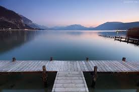 Photo Crepuscule Sur Les Pontons Du Petit Port D Annecy Le Vieux Lac Annecy Annecy Annecy Le Vieux