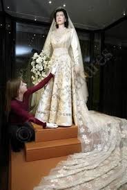 Royal Weddings The Tudors Wiki Queen Elizabeth Wedding Dresses Queen Elizabeth Queen Elizabeth Ii Wedding