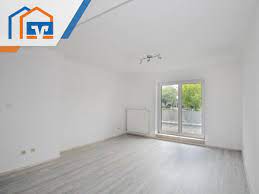 Die wohnung besteht aus 1 schlafzimmer, 1 wohnzimmer, 1 küche und bad. 3 Zimmer Wohnung Zu Vermieten 36093 Kunzell Mapio Net