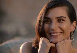 Tuba büyüküstün eşi ve sevgilileri kim? Tuba Buyukustun Dizilah