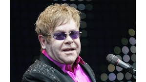 Elton John praises sexy Miley Cyrus