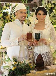 Tyas mirasih dan raiden soedjono menikah pada 8 juli 2017 silam. Foto Bahagia Menikah Tyas Mirasih Langsung Mesra Manja Ke Suami Kapanlagi Com