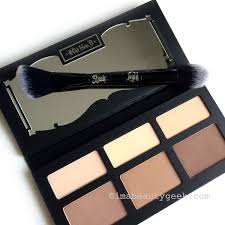 Win A Kat Von D Shade Light Contour Palette And Brush Beautygeeks