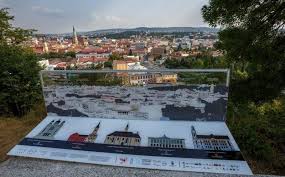 Dar mergind pe urmele unei crime pasionale, insusi omul legii va cadea prada farmecelor unei femei, stranie, frumoasa si misterioasa… Ziua De Cluj Aproape 13 000 De StrÄƒini TrÄƒiesc In Cluj Cei Mai MulÅ£i Provin Din FranÅ£a Italia Germania