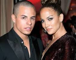 Smart says Jennifer took him for a ride!