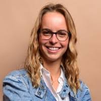 Desiree Lange's Instagram, Twitter & Facebook