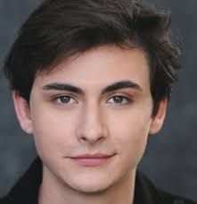 Stondin GRaddediG aCtio aCtoRS GRaduate ShowCaSe