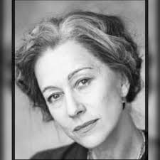 Helen Mirren a dit un jour : « Avant d'entrer dans une dispute avec  quelqu'un, demandez-vous : cette personne est-elle assez mature,  mentalement, pour comprendre la notion même de point de vue