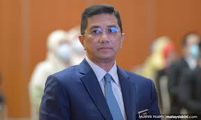 Timbalan presiden pkr mohamed azmin ali dan penyokongnya malam ini berkumpul di hotel rennaisance raya tetap sama buat anak sulung datuk seri azmin ali, farah shazliyana. Travel Bill Suit Against Azmin Laptrinhx News
