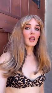 @chloeiscrazy you get me! Xoxo Margo Banks #titsout