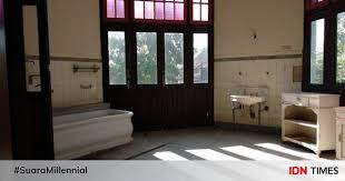 Meskipun bangunan #lawangsewu tercatat dibangun pada tahun 1904, sebenarnya lawang sewu sudah direncanakan sejak tahun 1903. 7 Spot Di Semarang Ini Gak Kalah Angker Dari Lawang Sewu