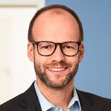 Hans-Martin von Gaudecker🇺🇦🇪🇺 (@econ_hmg)