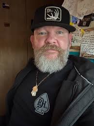 I want to thank the fans, venues, promoters, radio stations, my beautiful  family, my friends, and my team for a great 2022! We have had a wonderful  time playing music for you