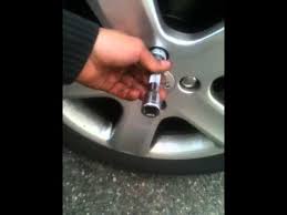 Extraire Un Ecrou Antivol Sans La Douille Special Youtube