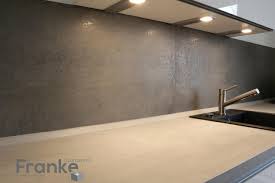 Keramikhersteller Kronos Entwickelt Mit Der Neuen Serie Prima Materia Einen Echten Eyecatcher Im Grossformat Http Kuchenspiegel Wintergarten Kuche Moderne Kuche