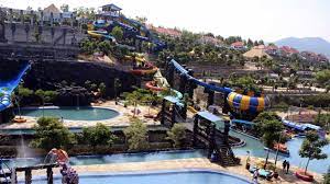 Di tengah teriknya matahari, udara segar dari puncak gunung klotok terasa sejuk. Wahana Harga Tiket Masuk Kediri Waterpark S D Des 2021