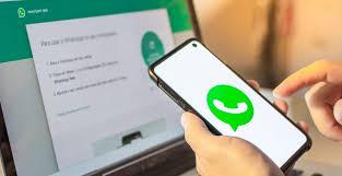 Según datos de la página web 'downdetector.es' se han detectado más de 50.000 informes de caída de los usuarios de whatsapp entre las 18.00 horas Jnsttd1dawqksm