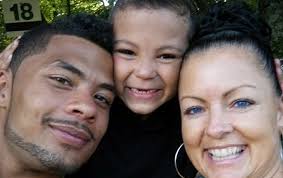 Kerri Pedersen's Instagram, Twitter & Facebook