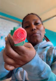 Candy Flowers's Instagram, Twitter & Facebook