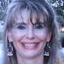 Leslie Pfeifer's Instagram, Twitter & Facebook