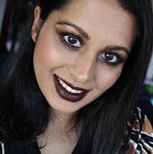 Caroline Shoop's Instagram, Twitter & Facebook