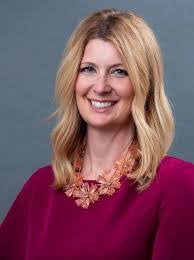 Nadine Bisson's Instagram, Twitter & Facebook