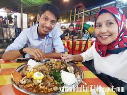 The popularity of this food court is growing so it is always jam packed, which means the ingredients always stay fresh. Zaza Abdul Latif Dulang Shell Out Bandar Sri Permaisuri Cheras