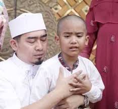 Karena ketika kalian menyendiri, maka kalian merasa kalau kita tidak punya teman yang bisa bersahabat dengan kalian. 5 Cerita Sedih Solmed Dan Istri Lepas Kepergian Anak Ke Pesantren Cumicumi Com Line Today