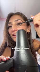 Curling Lashes with Blow Dryer